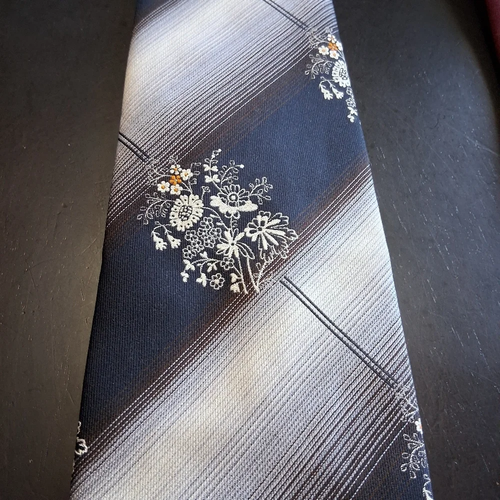 Bundle Of Men's Clip On Ties